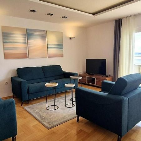 Sea View- Spacious Apartment With Shared Pool Split Zewnętrze zdjęcie