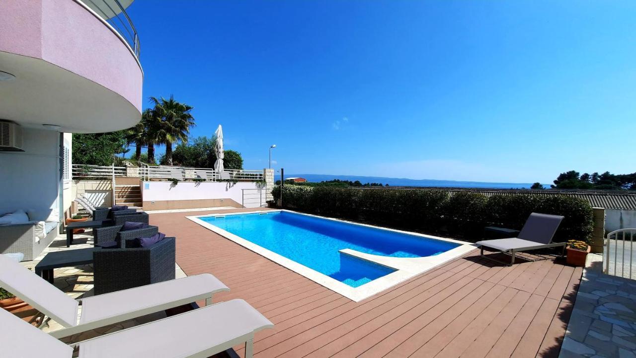 Sea View- Spacious Apartment With Shared Pool Split Zewnętrze zdjęcie
