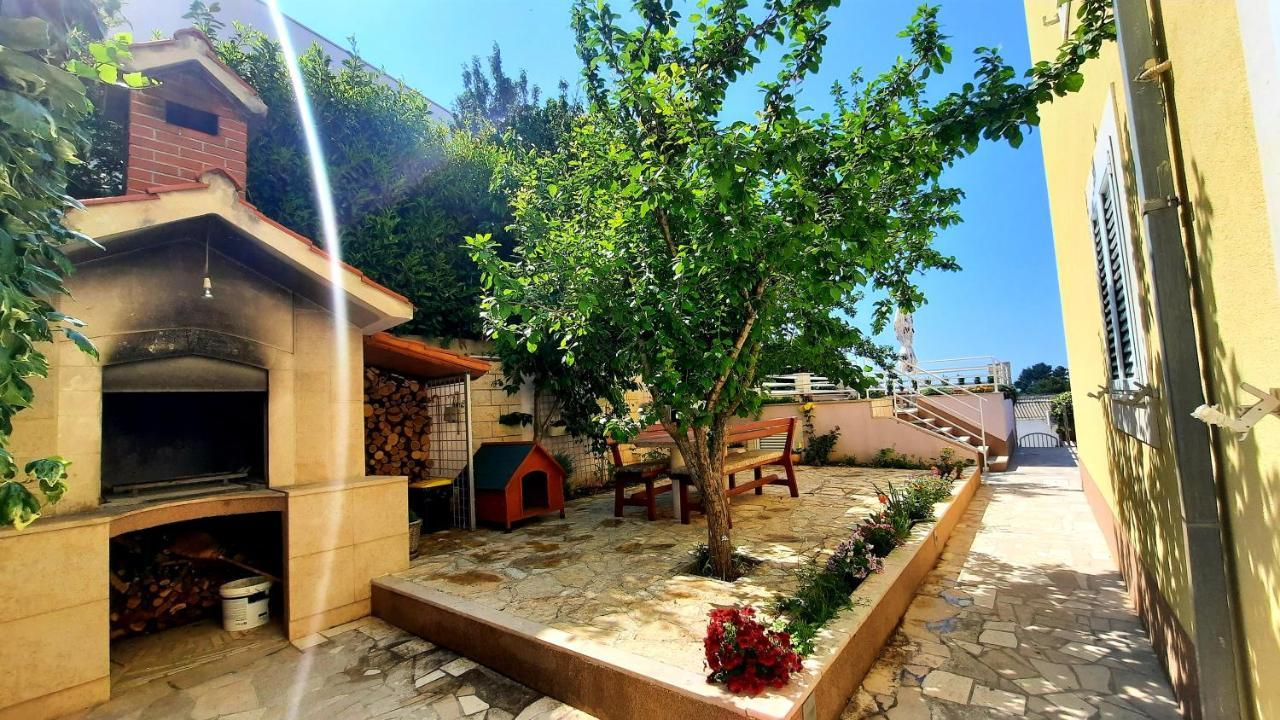 Sea View- Spacious Apartment With Shared Pool Split Zewnętrze zdjęcie
